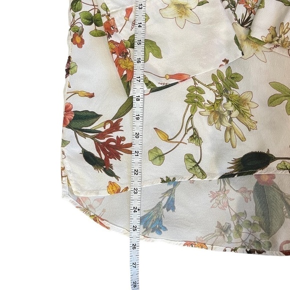 Euc Zara Woman 3/4 sleeve top, floral, v-neck, white/multicolour, size Small. - Picture 6 of 11